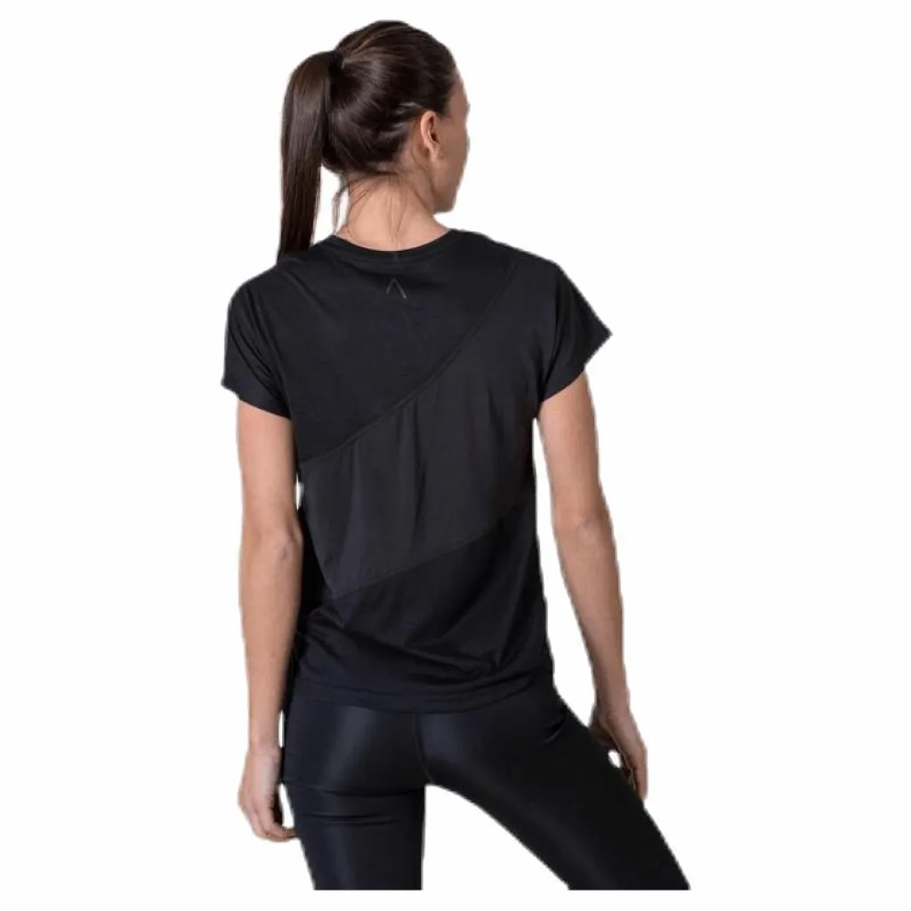 Alula Tee Black*BLACC New
