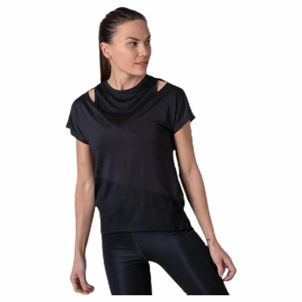 Alula Tee Black*BLACC New