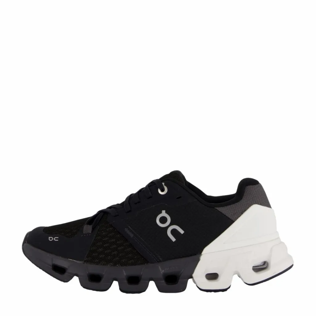 Cloudflyer 4 Black/white*On Clearance
