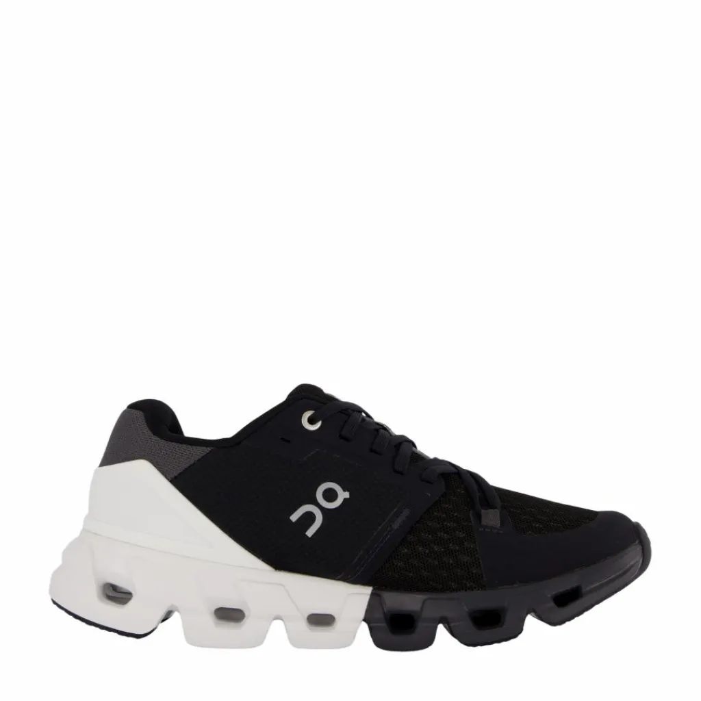Cloudflyer 4 Black/white*On Clearance