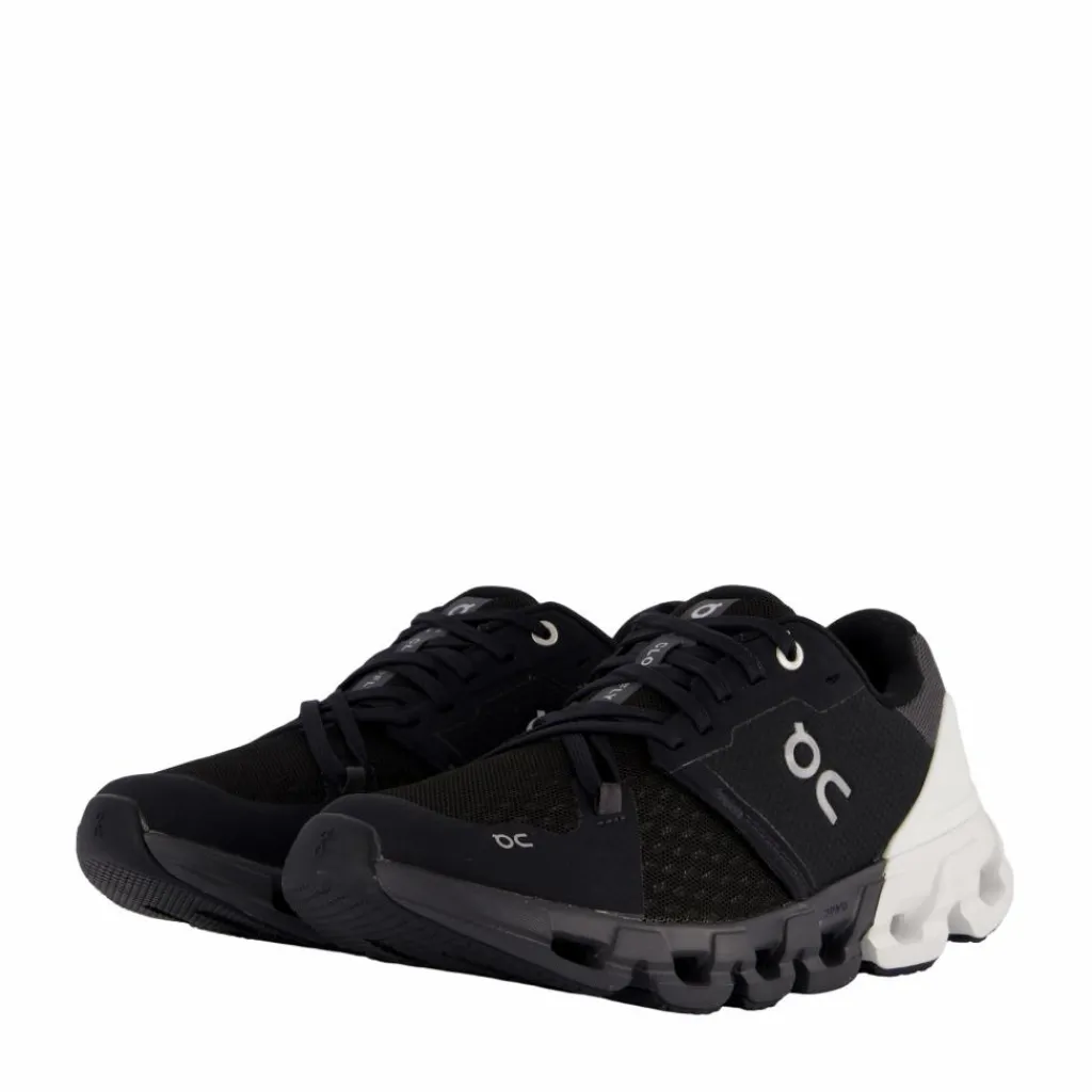 Cloudflyer 4 Black/white*On Clearance