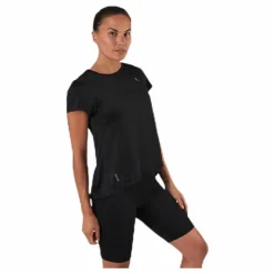 Flowing Running Tee Black*BLACC Sale