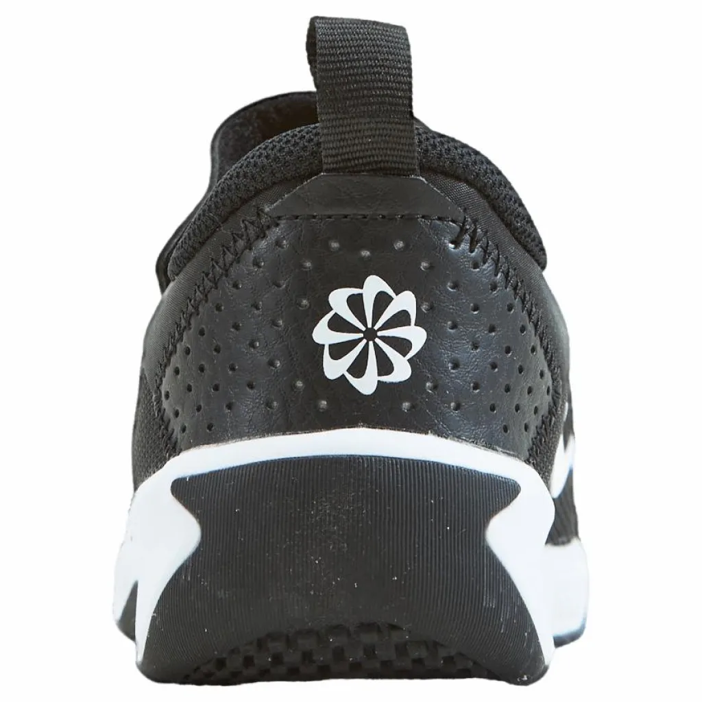 Nike Omni Multi-Court Little Kids' Shoes BLACK/WHITE Svart och Vit Outlet