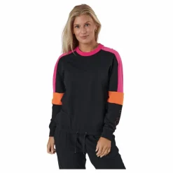 Fila Paulina Cropped Crew Sweat Black-beetroot Purple-mandarin svart, material: 95 % co/5 % el, avdelning: kvinnor, Toppkategori: kläder, Underkategori: tröjor, Ålder: vuxen","category": "","url": "https://sportamore.com/products/fila-paulina-cropped-crew-sweat-black-beetroot-purple-mandarin","gtin13": "4064556154781","productId": "4064556154781","image": {"@type": "ImageObject","url": "https://sportamore.com/cdn/shop/products/60479-52_001_1024x1024.png?v=1680739785","image": "https://sportamore.com/cdn/shop/products/60479-52_001_1024x1024.png?v=1680739785","name": "Paulina Cropped Crew Sweat Black-beetroot Purple-mandarin","width": 1024,"height": 1024}}icon-searchStäng (esc) Outlet