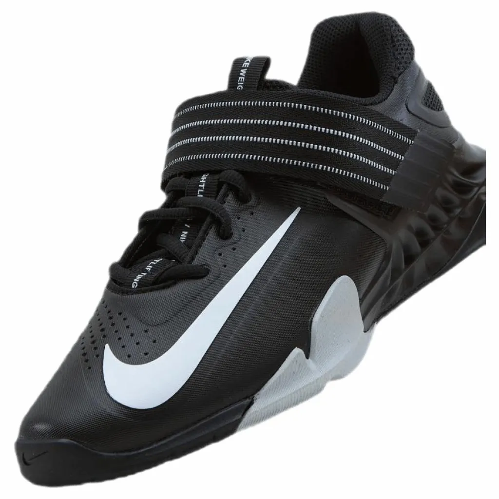 Nike Savaleos White/Black Svart