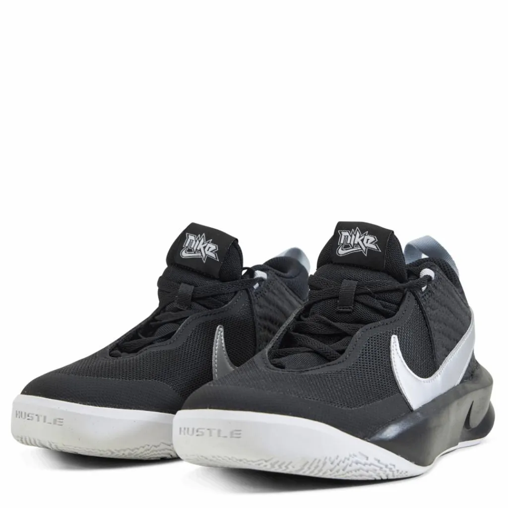 Nike Team Hustle D 10 Big Kids' Basketball Shoes BLACK/METALLIC SILVER-VOLT-WHITE Svart Discount