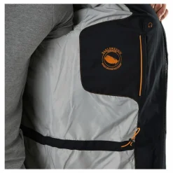 SAKI Vermont Black Svart Online