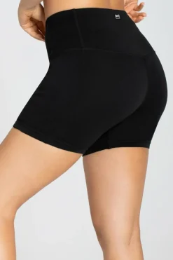 W Liquid Flow Shorts Black*Super.Natural Clearance